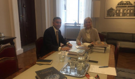 Ավստրիայում ՀՀ դեսպան Արմեն Պապիկյանի հանդիպումը Ավստրիայի Ազգային գրադարանի տնօրեն Յոհաննա Ռախինգերի հետ